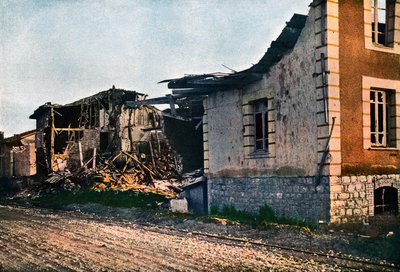 Das zerstörte Dorf Dombasle-en-Argonne westlich von Verdun, September 1916 von Jules Gervais Courtellemont